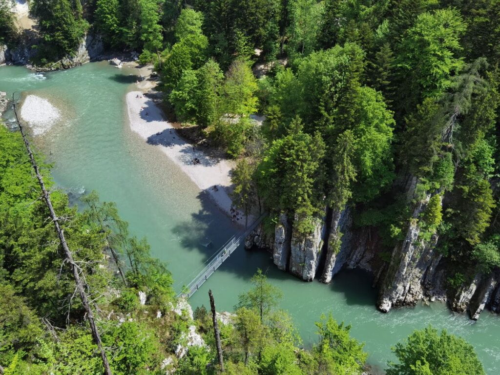 Der Blick auf die Entenlochklamm Kössen, die manchmal auch Klobensteinschlucht genannt wird