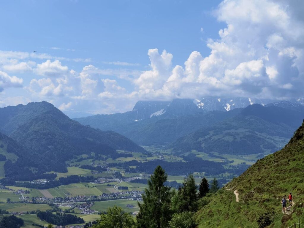 Kössen wandern - mit Blick auf das Kaisergebirge