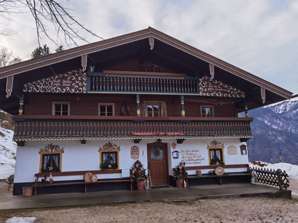 Berggasthof Streichen Schleching - das ehemalige Mesnerhaus der Streichenkirche